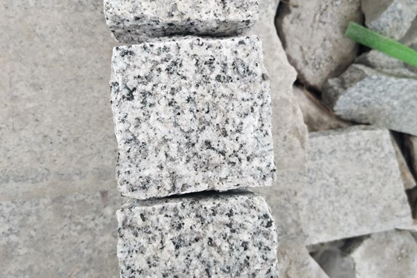 G623 Granite Cobble Stone