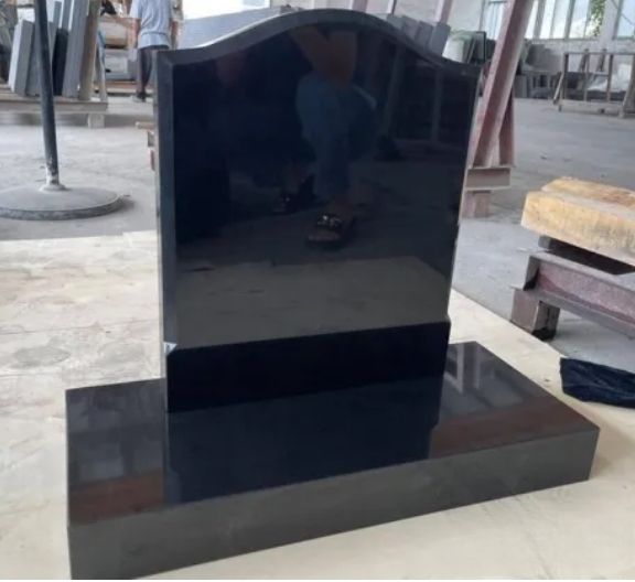 Abosultely Black Pure Black Granite Tombstone Monument Wholesale China