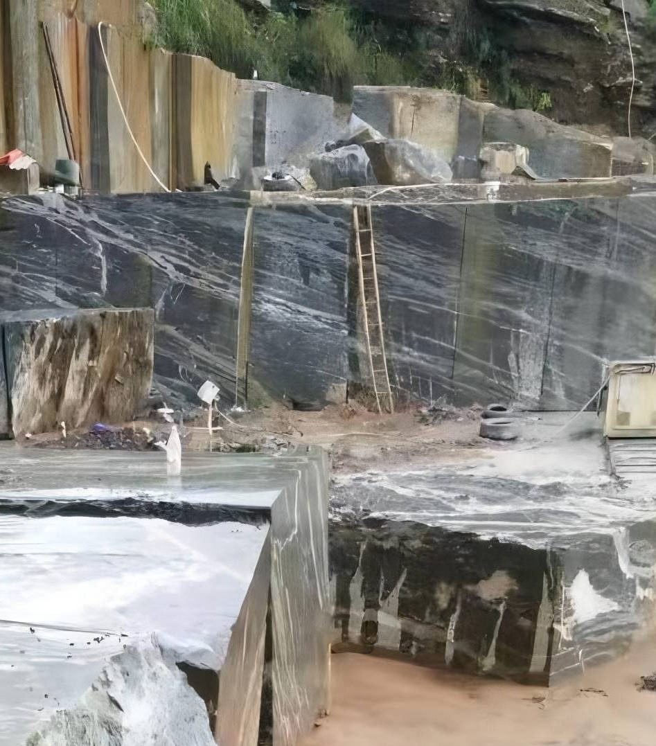Calacatta Gray Marble Quarry Blocks
