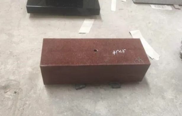 Imperial Red Granite Monument Upright Tombstone Wholesale