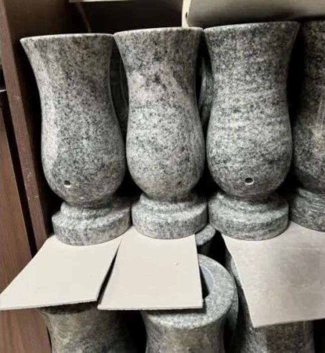 Indian Viscount White Granite Vase Tombstone Monuments Wholesale