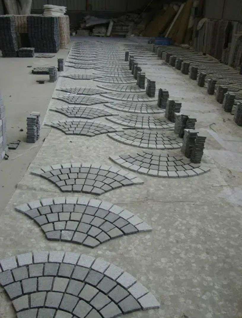 Mesh Back Paving Stone G684 Black Basalt