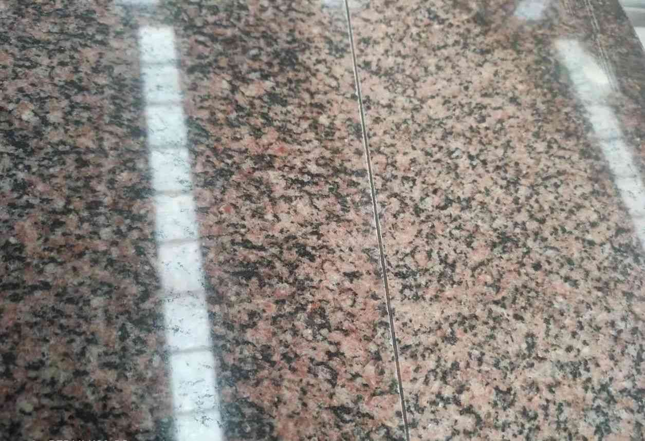 Pearl Red Granite Big Slabs Tombstone Monument Headstone Wholesale