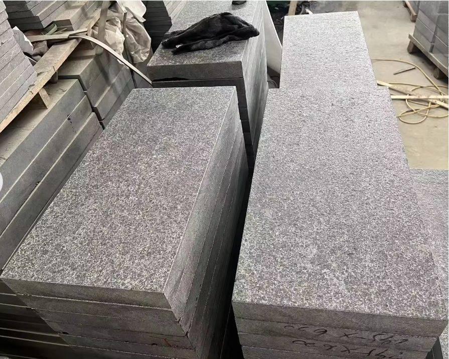 Polish Granite Tile Black Pearl G684