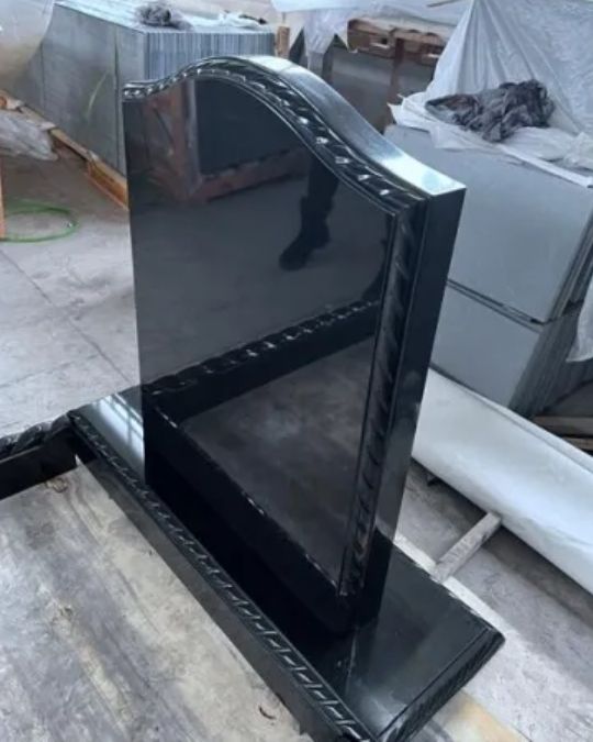 Pure Black Granite Monuments Rope Effect Design Competitive Price