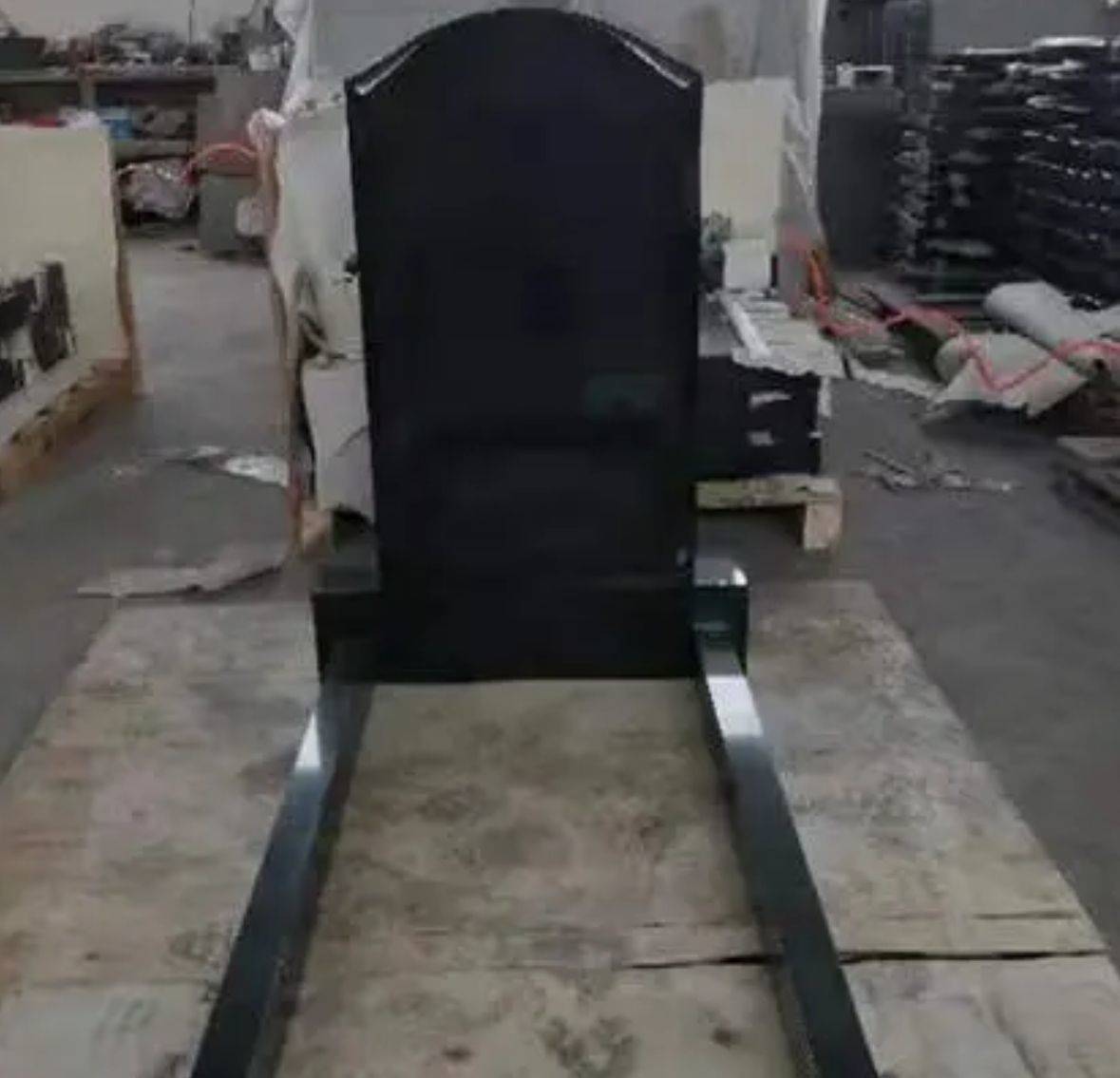Pure Black Stone Monuments Headstone Tombstone Factory Custom Cutting