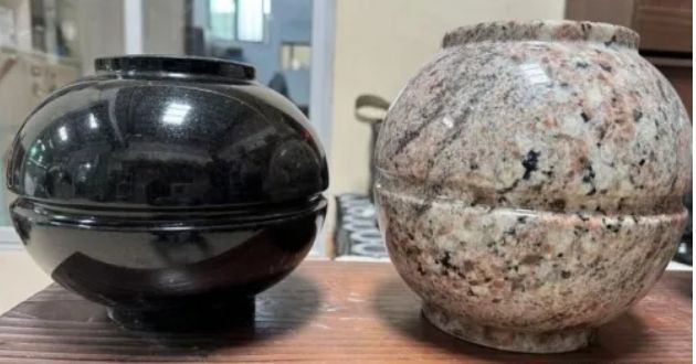 Round Design Vase For Tombstone Monuments China Factory